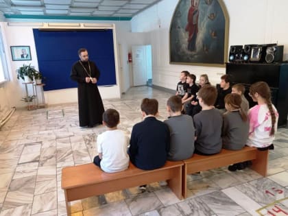 Священник рассказал православным гимназистам о Святителе Николае