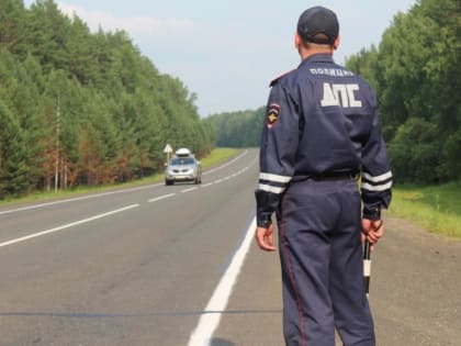 В Красноярске пьяный водитель без автоправ и навыков вождения сбил пенсионерку и скрылся