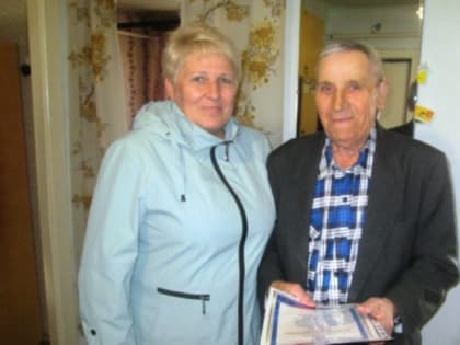 Партийцы поздравили с 80—летием жителя Большемуртинского района