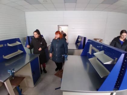 Партийцы местных отделений проверили ремонтные работы в Доме культуры и школе в рамках партийного десанта