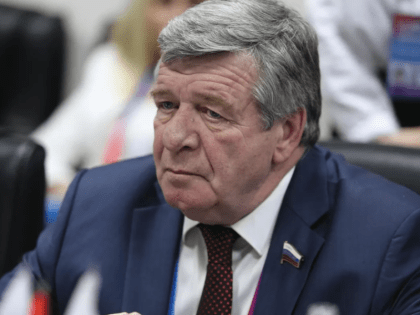 Совет Федерации прекратил полномочия сенатора от Красноярского края Валерия Семенова