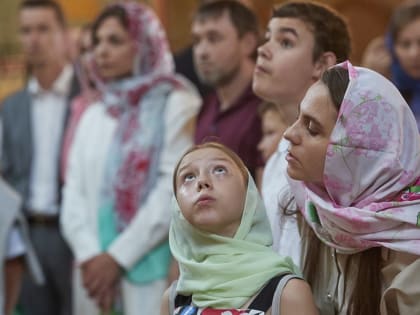 Председатель краевого Заксобрания вручил Благодарности семьям Красноярска