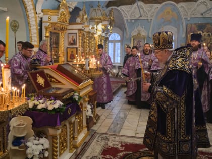 Глава Красноярской митрополии совершил всенощное бдение в Покровском кафедральном соборе города Красноярска