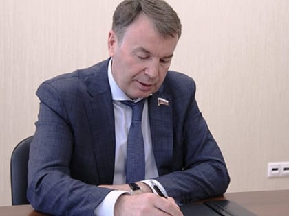 Зубарев провел в Красноярске прием граждан по личным вопросам