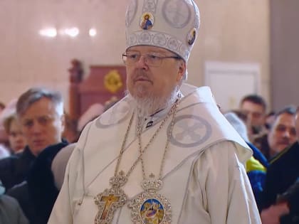 Правящий архиерей возглавил богослужения в Рождественскую ночь в храме Рождества Христова Красноярска