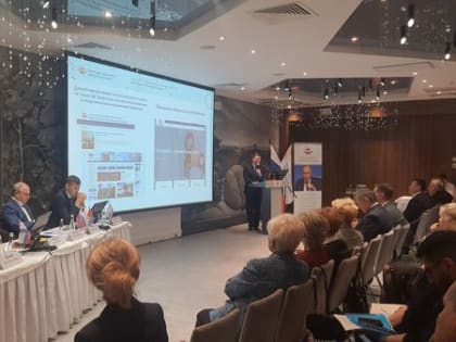 Профсоюзные лидеры Сибирского и Уральского федеральных округов обсуждают  в Красноярске вопросы социального партнерства