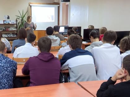 Во Всемирный день борьбы со СПИДом медики провели лекции для школьников и студентов