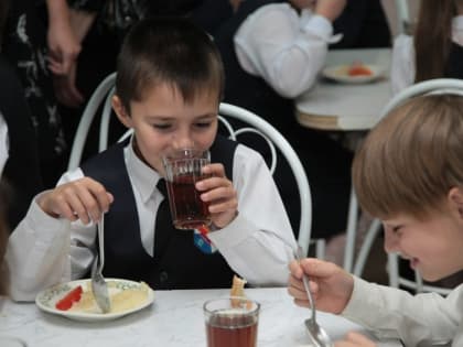 В Красноярске заключили договоры с операторами школьного питания