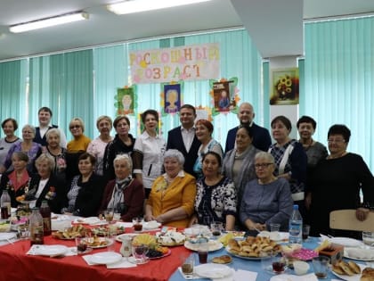 В Советском районе поздравили старшее поколение