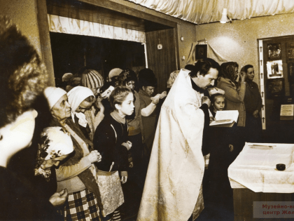 НА ПОРОГЕ ХРАМА