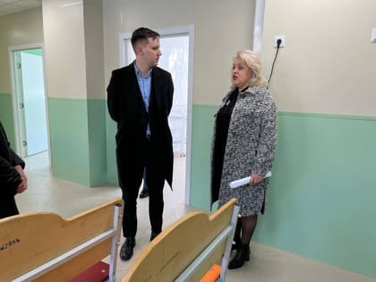 Илья Зайцев побывал с проверкой в детской поликлинике на 60 лет Октября