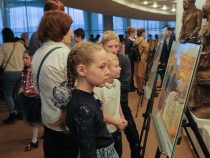 На Архиерейской ёлке поздравили воспитанников красноярских воскресных школ с Рождеством Христовым