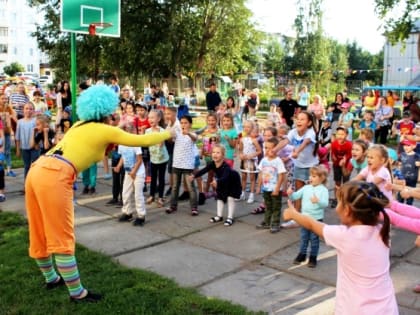 В Красноярске заведующая ЗАГСом за взятку выдала документы на несуществующих детей