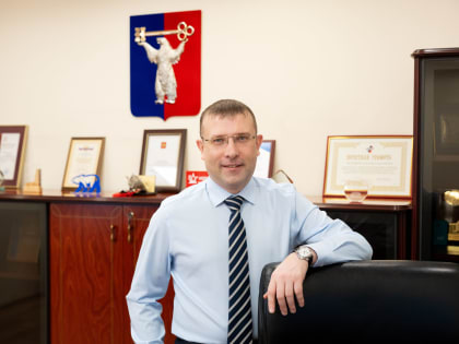 Председатель городского совета депутатов Александр Пестряков поздравил норильчанок с 8 Марта