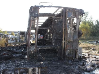 Автобус сгорел в красноярском пассажирском автопарке