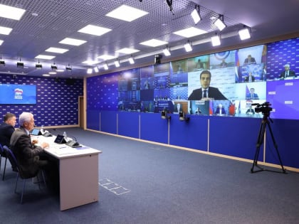 Итоги встречи Дмитрия Медведева с главой региона Михаилом Котюковым оценили красноярские политологи