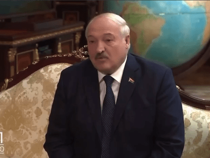 Президент Белоруссии Александр Лукашенко предупредил, что потребуется определиться с украинским конфликтом