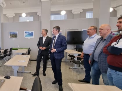 Члены Общественного штаба по наблюдению за выборами вместе с председателем крайизбиркома проверили готовность участков