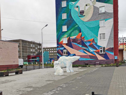 В сквер «Три медведя» вернулись обновленные скульптуры медведицы и медвежонка