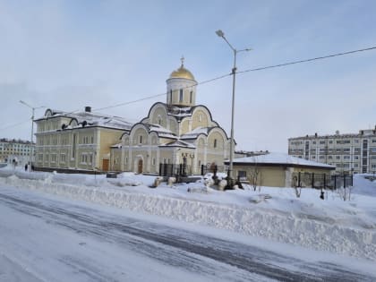 В Неделю 30-ю по Пятидесятнице епископ Агафангел совершил Литургию в храме новомучеников и исповедников Церкви Русской города Норильска