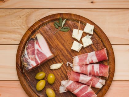 Красноярцам посоветовали в морозы есть сало и скумбрию