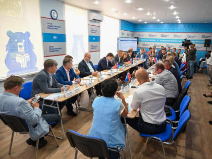 В Красноярске обсудили Народную программу партии