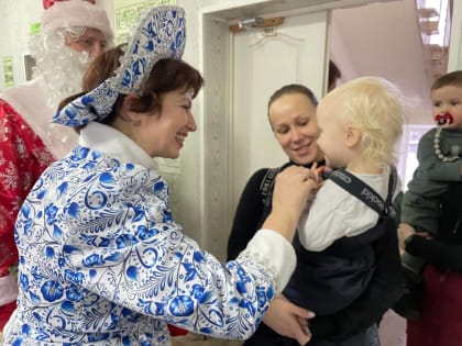 В городской больнице Сосновоборска отпраздновали наступающий новый 2025 год