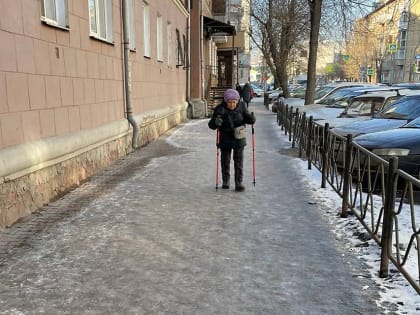 Красноярцев замучил сильный гололёд