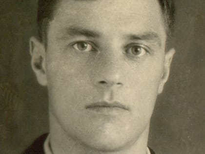 ...И крепкое рукопожатие маршала Жукова