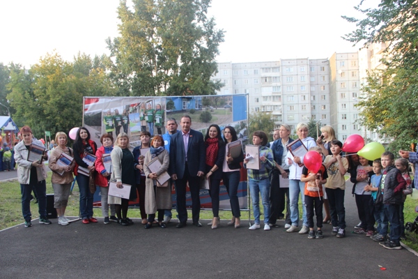 Школа менжинского. Бульвар Менжинского Красноярск. Гимназия на ул.Менжинского. Сквер Менжинского Красноярск. Фотографии 39 школы на Менжинского.