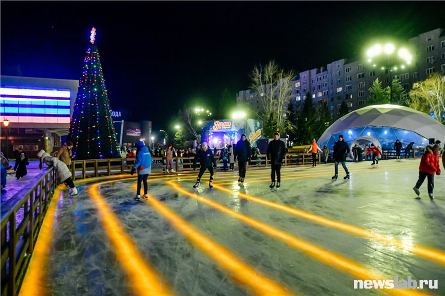 Каток красноярск. Каток на БКЗ Красноярск. Каток на мира Красноярск. Каток на стрелке Красноярск. Каток на БКЗ Красноярск 2022.