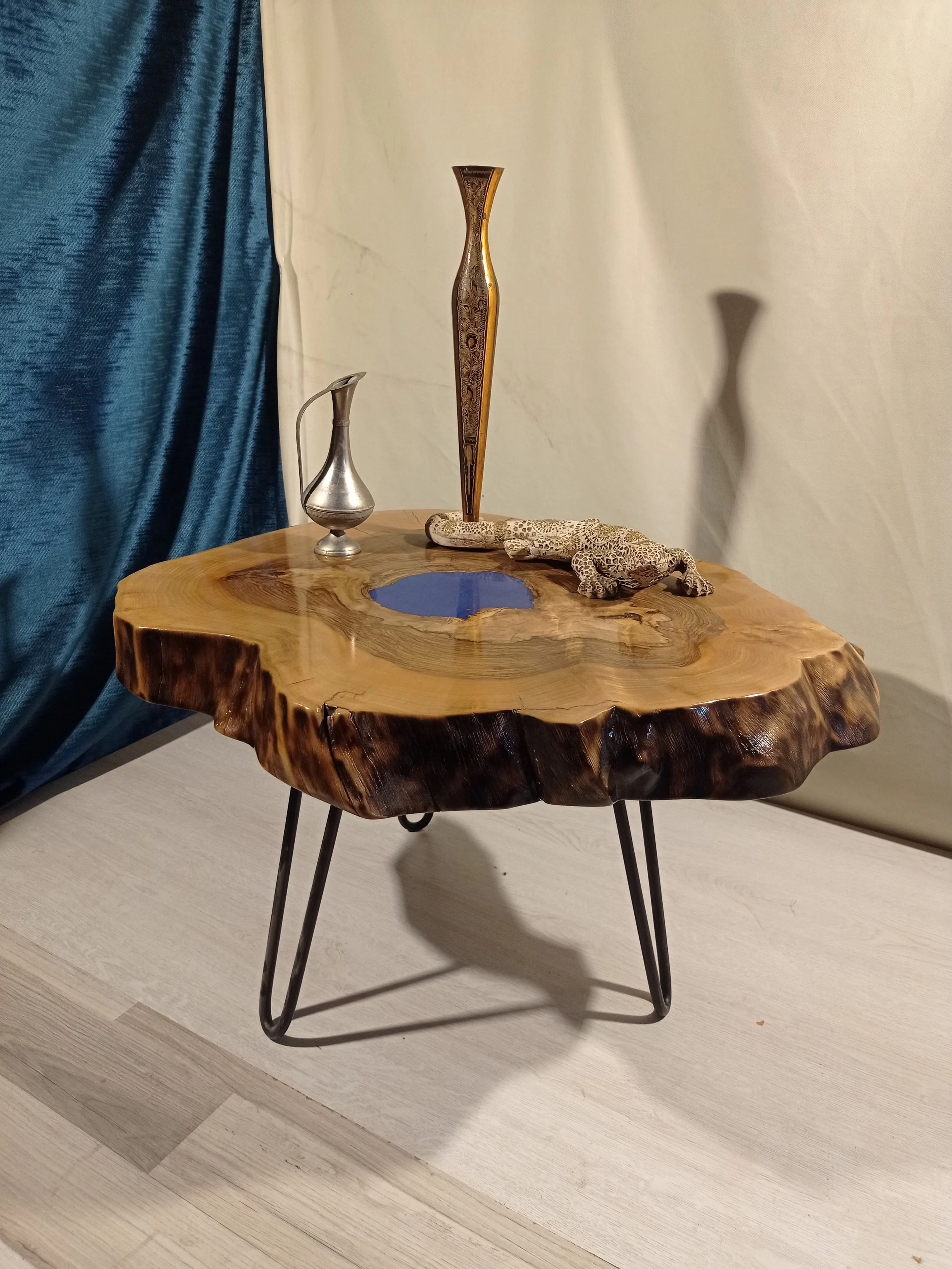 Eboksidli jurnal masası