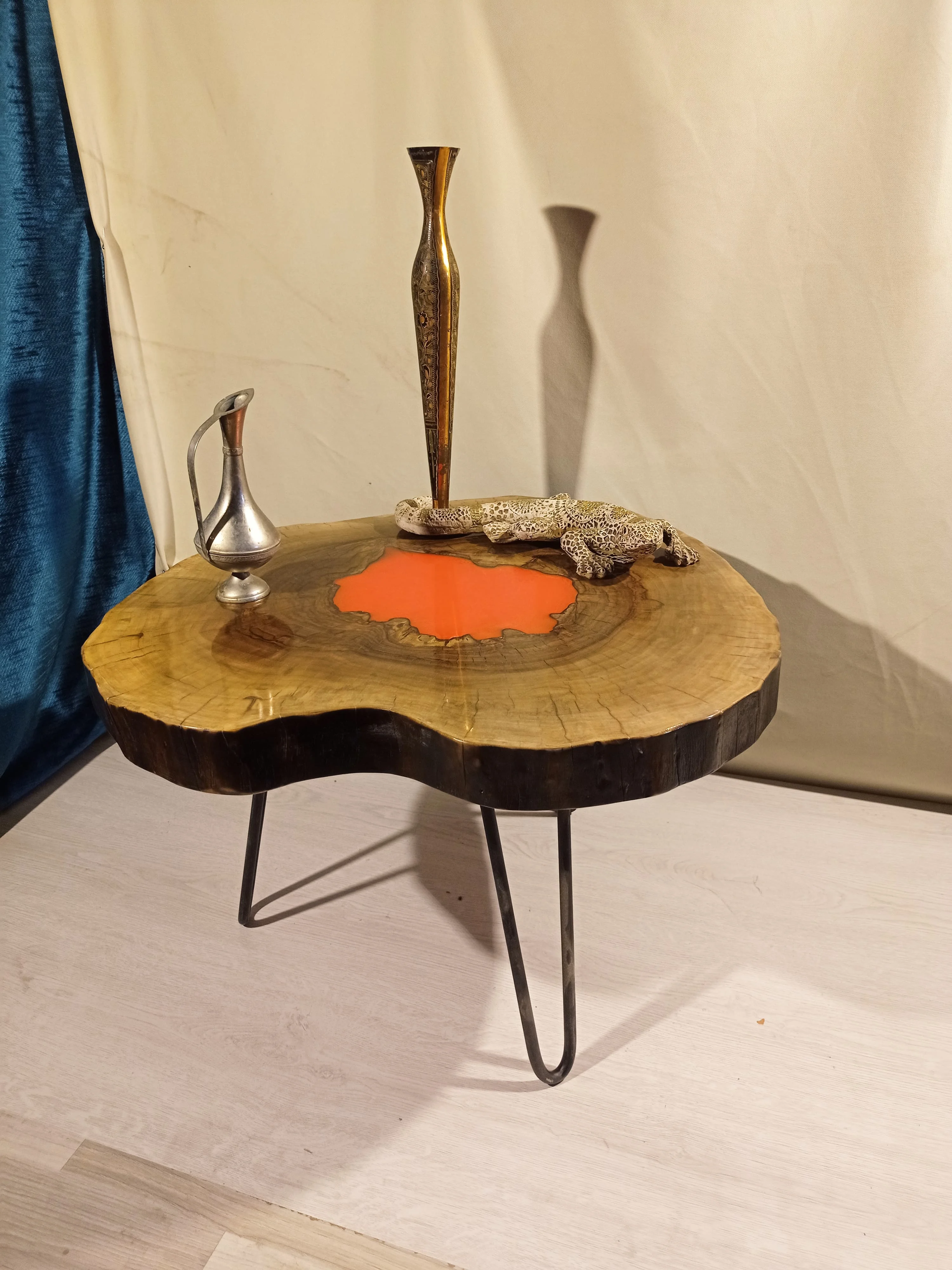 Eboksidli jurnal masası