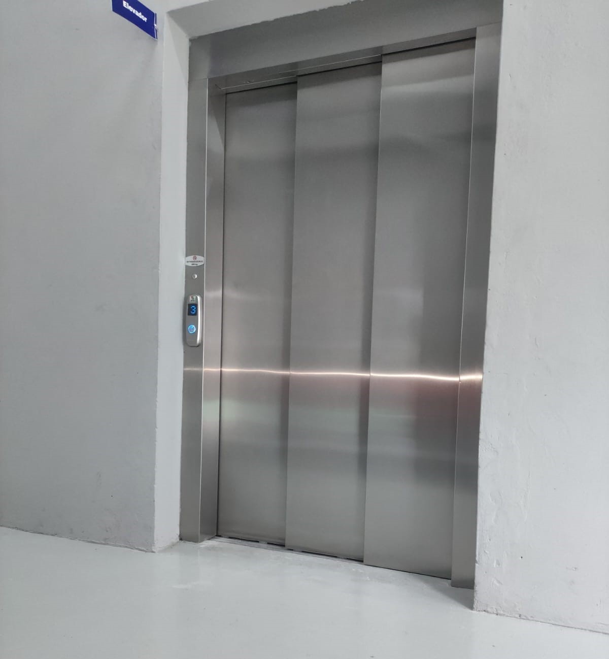 Elevadores Comerciais