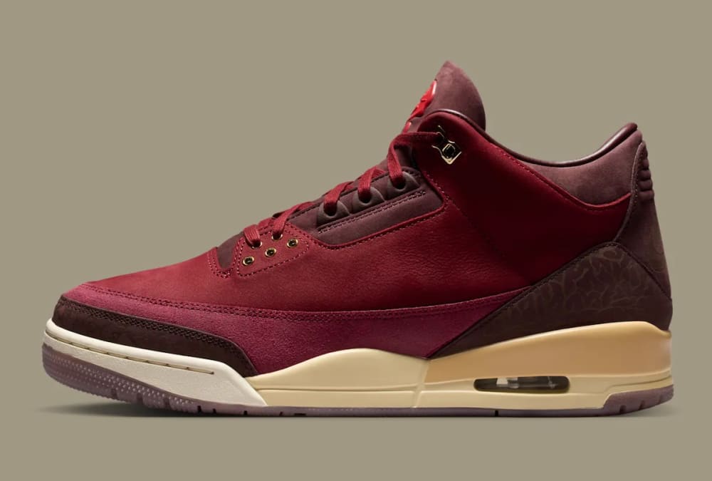 Air Jordan 3 OG Bin 23 IO7744-600 Team Red Metallic Gold lateral profile 2026