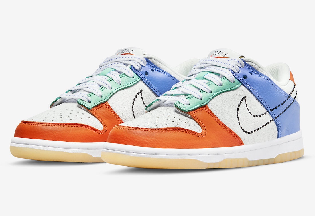 Nike Dunk Low white colourway sole view