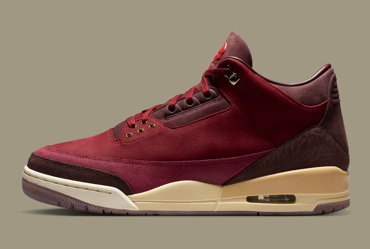 Air Jordan 3 OG Bin 23 IO7744-600 Team Red Metallic Gold lateral profile 2026