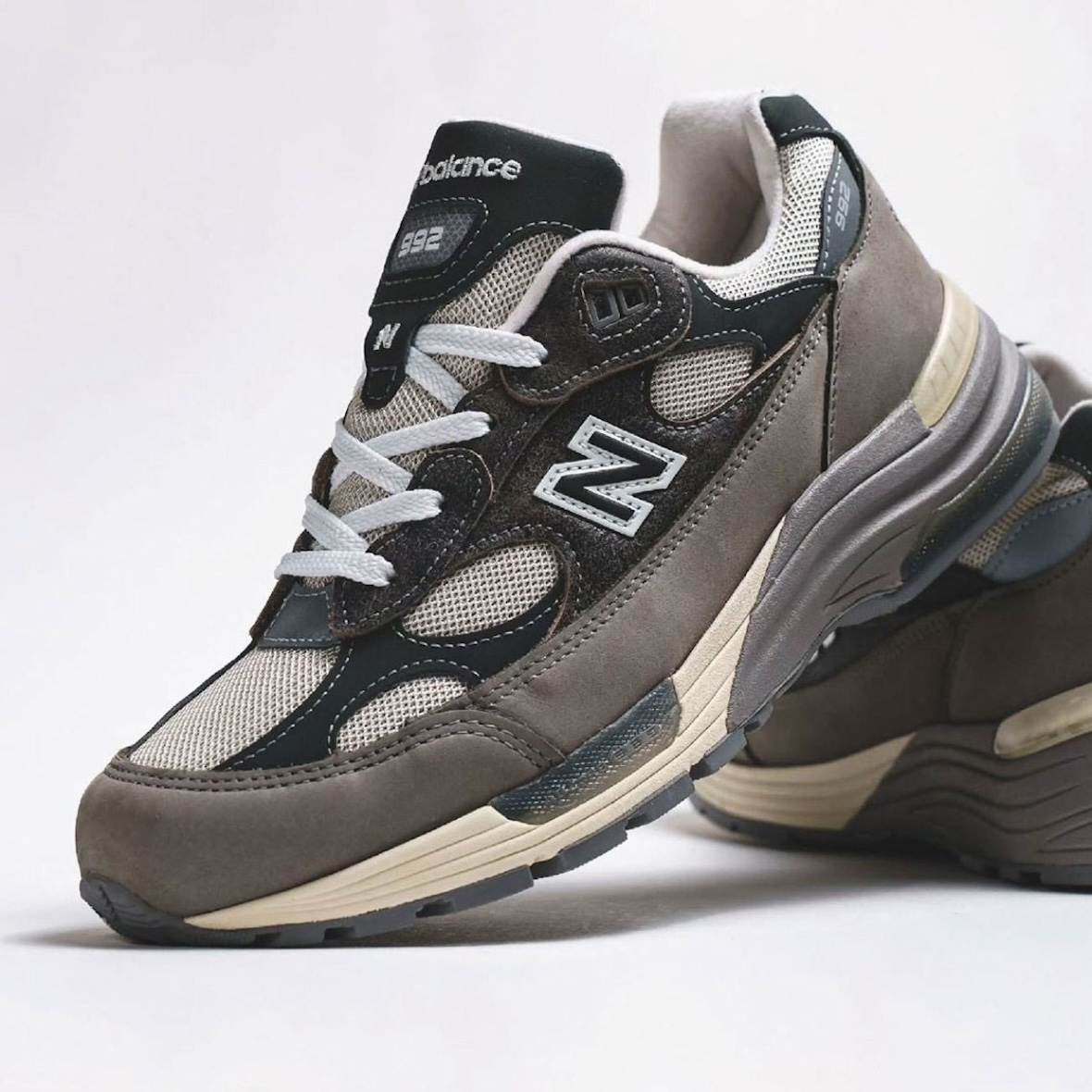 New Balance 992 Made in USA Shadow Grey U9927WX pigskin mesh lateral profile June 2026