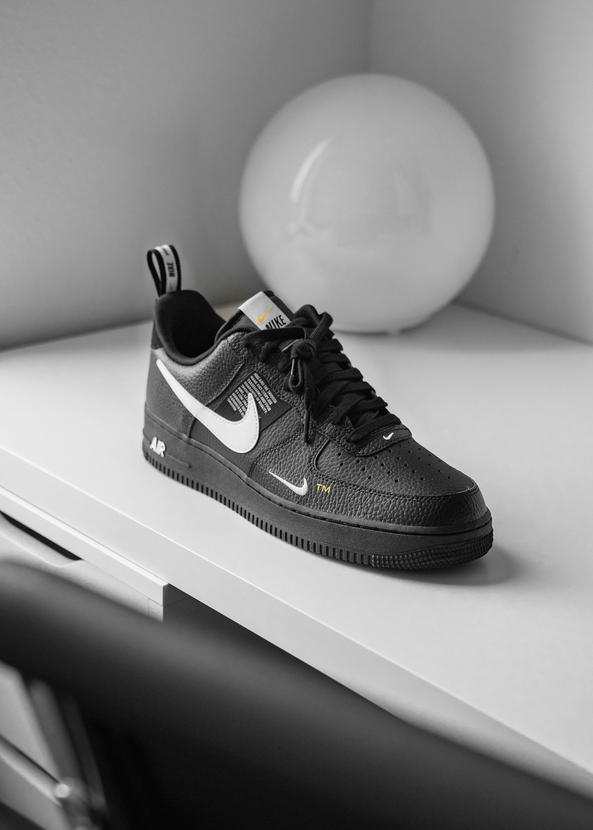 Sneaker sole close-up detail resale market India StockX buying guide 2026