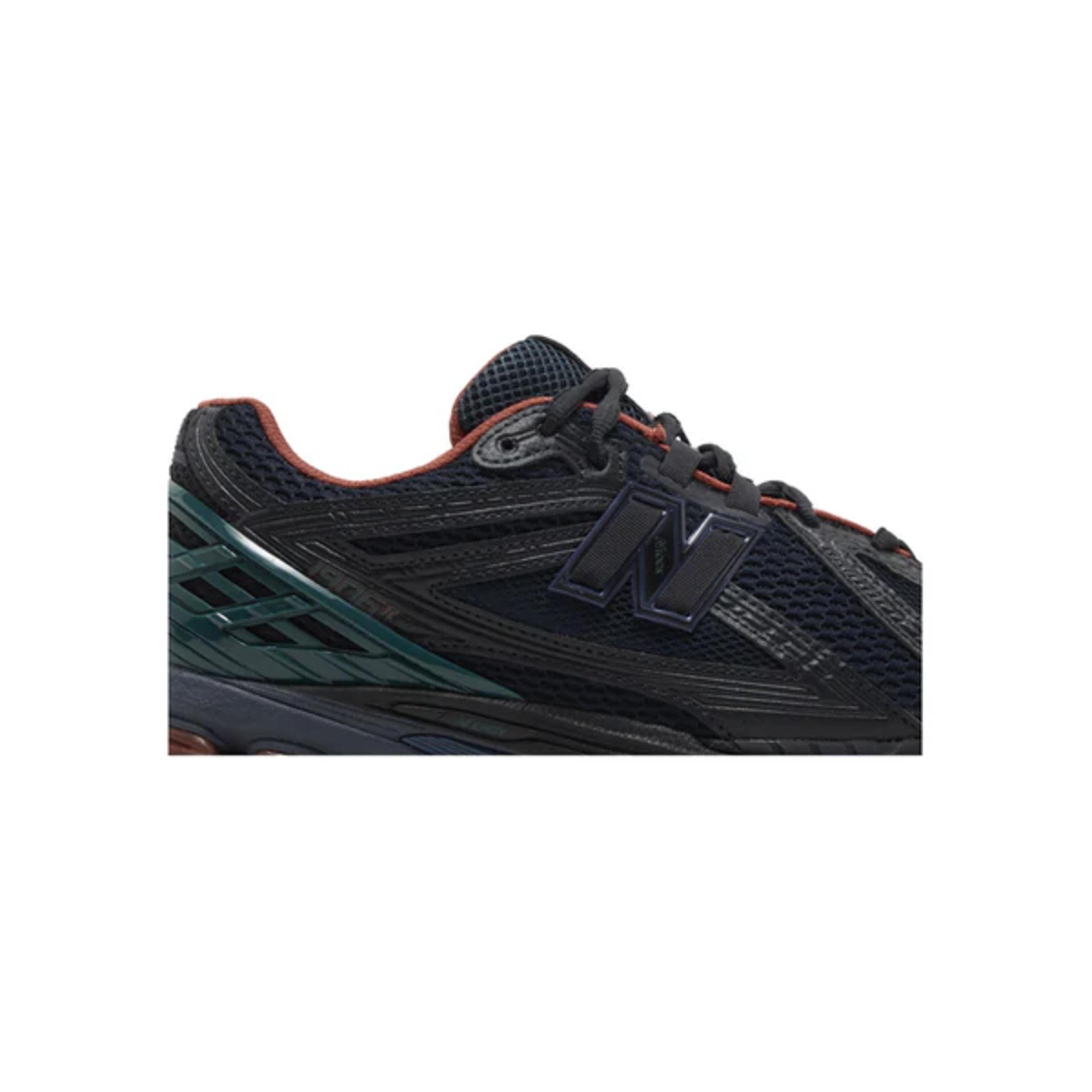 New Balance 1906R Phantom New Spruce view 2