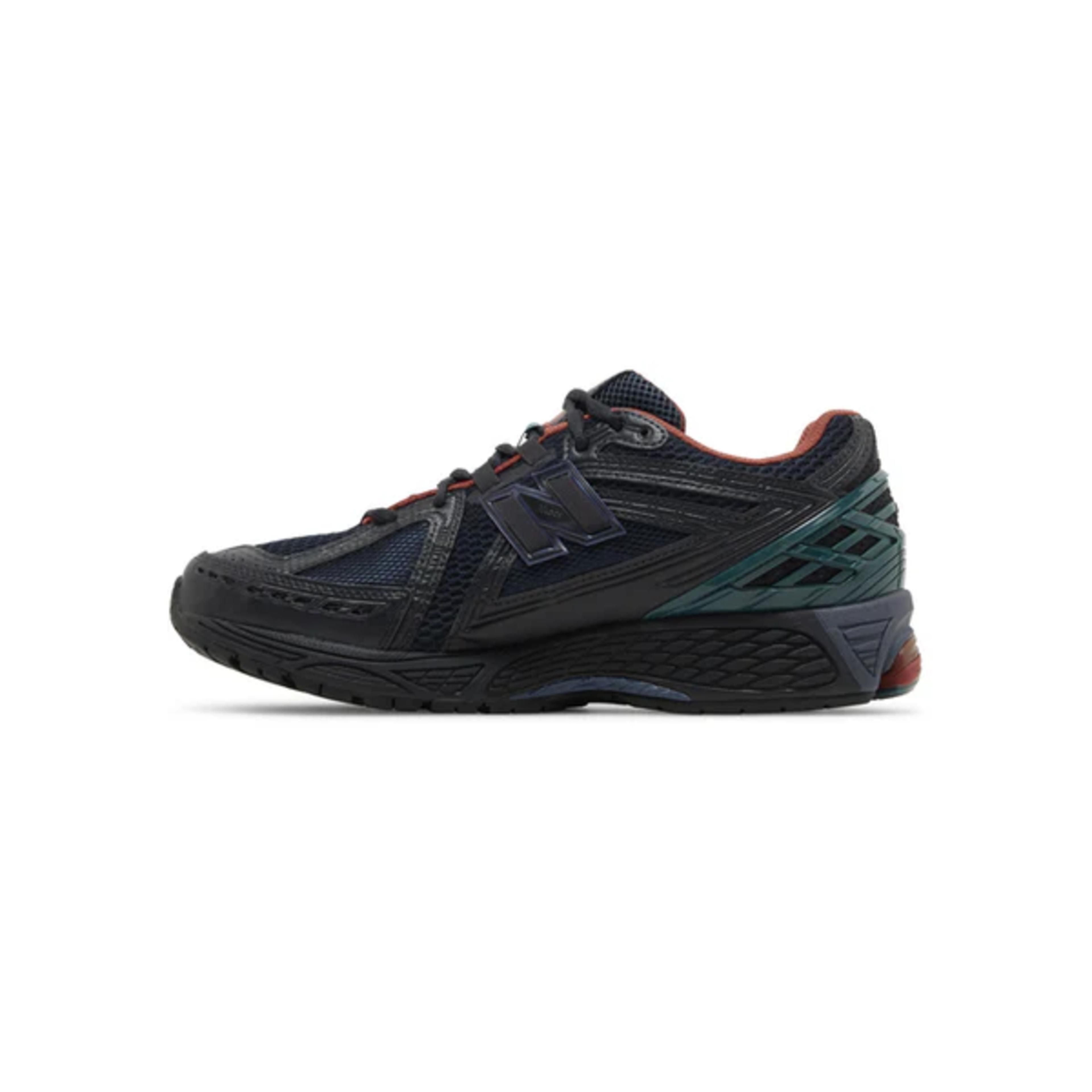 New Balance 1906R Phantom New Spruce view 3