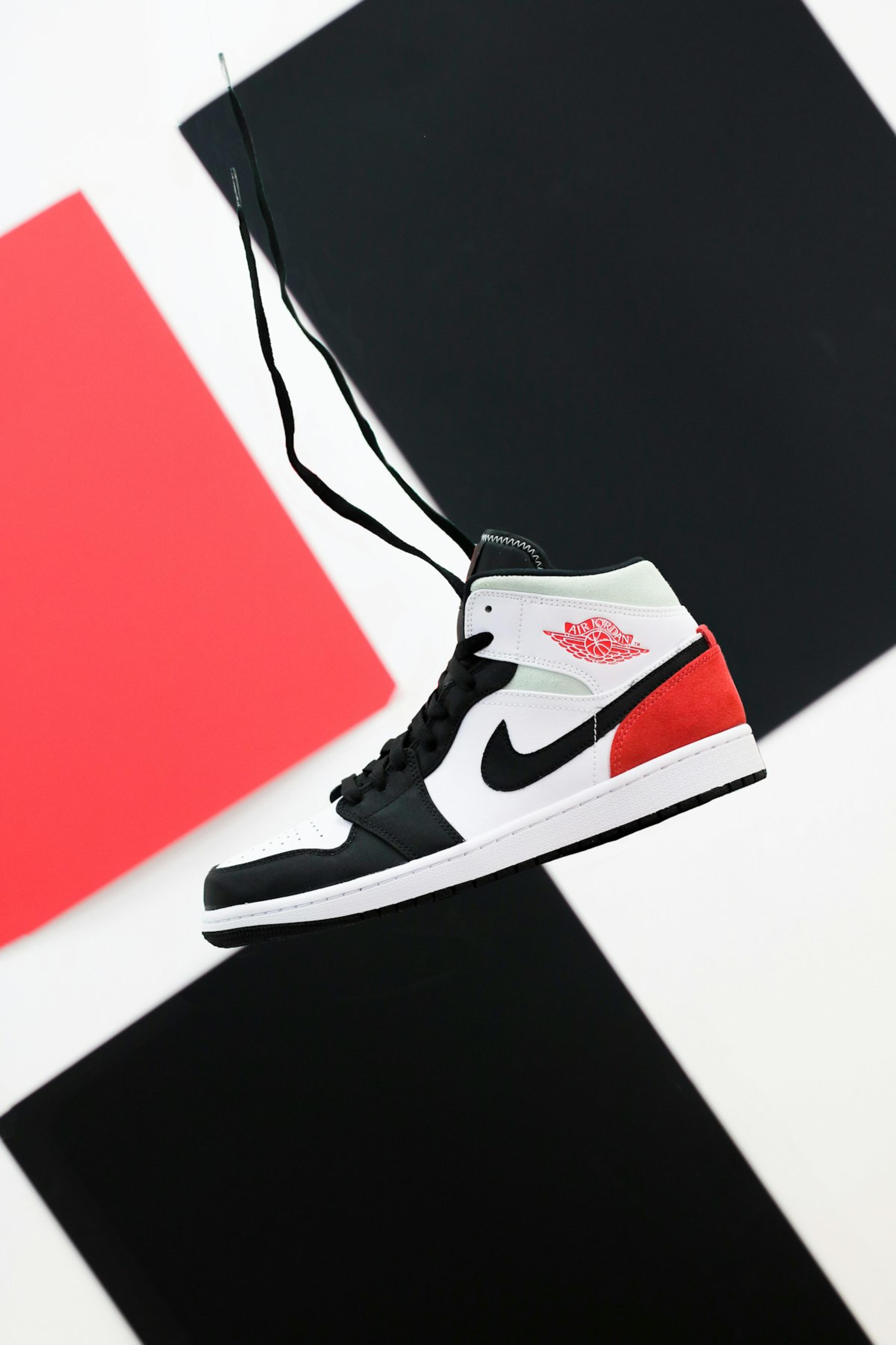 The Sneaker Flip Is Dead: What India's Buyers Need to Know About the 2026 Resale Crash