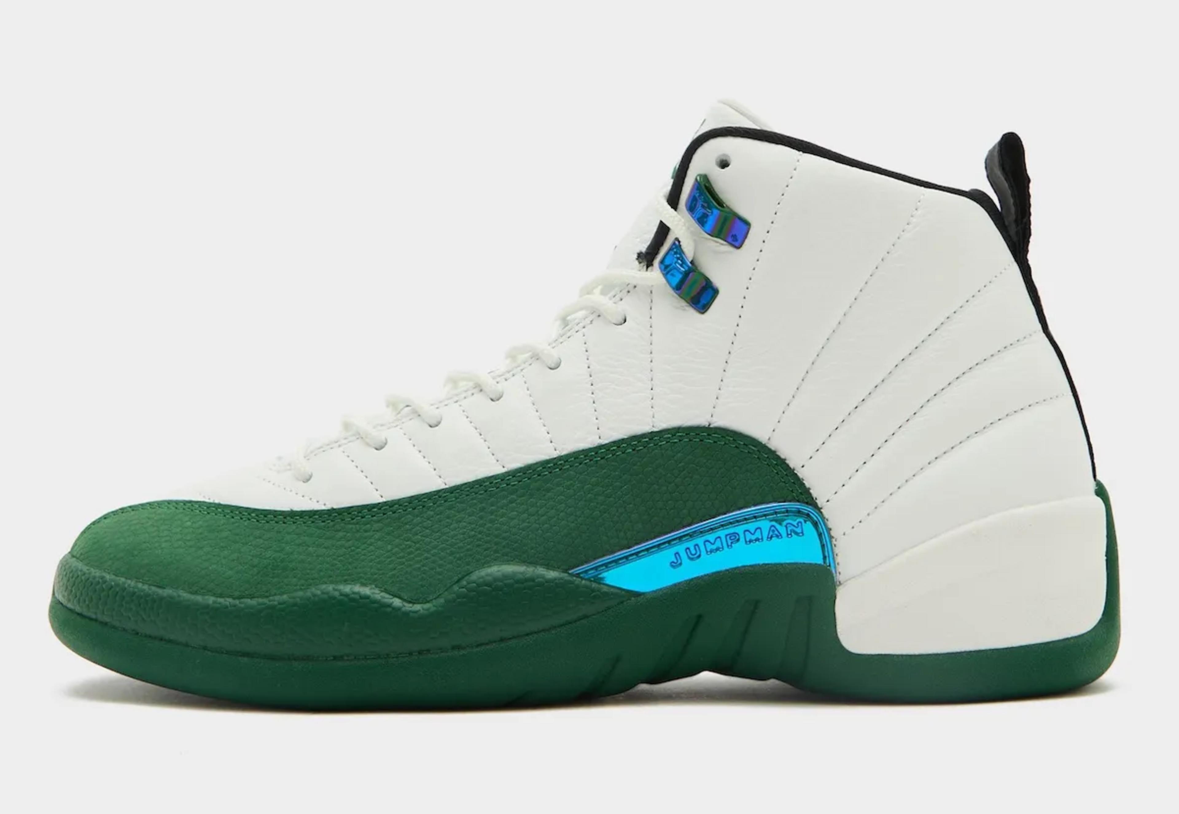 Air Jordan 12 "Bucks"