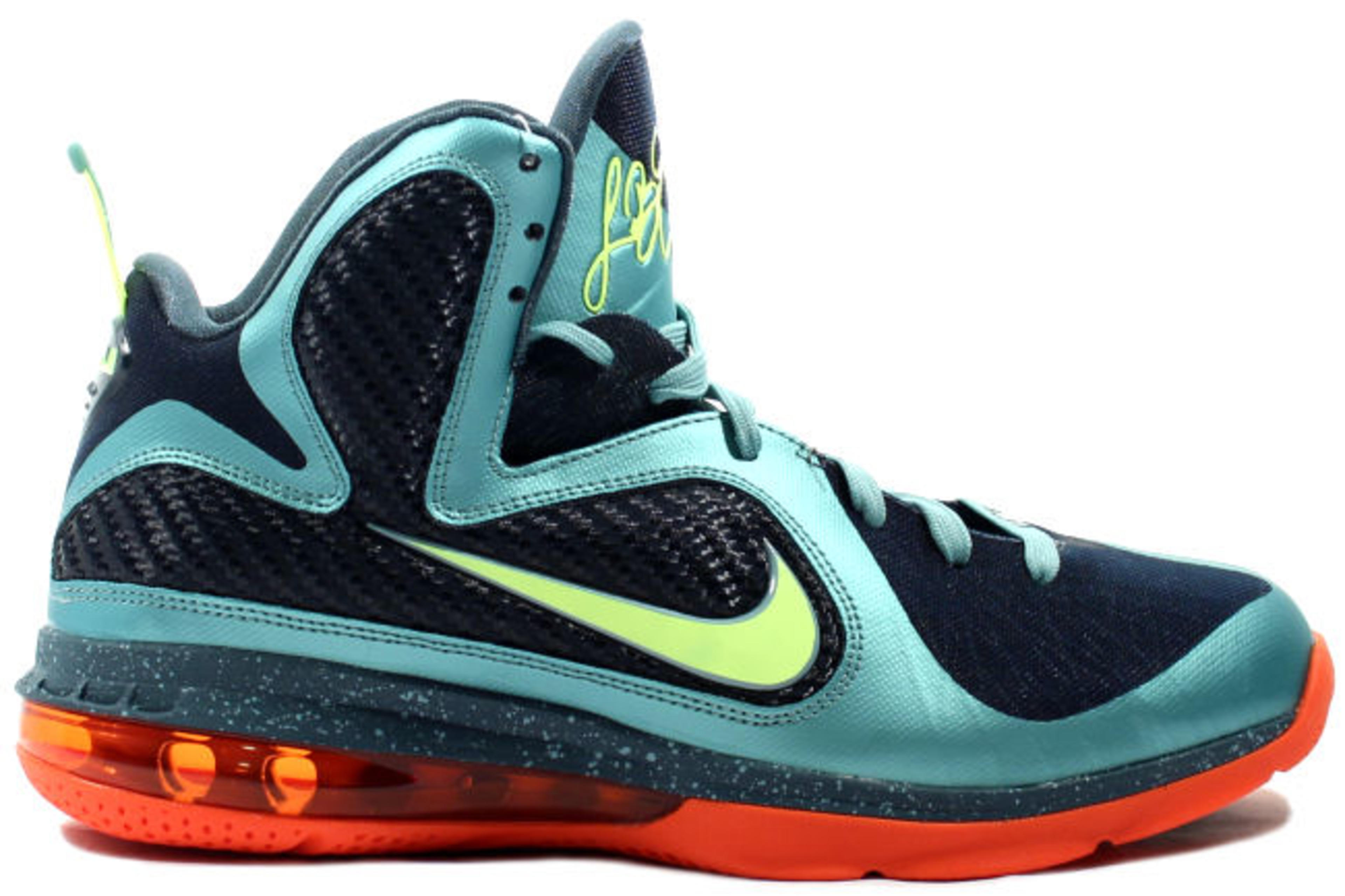 Nike LeBron 9