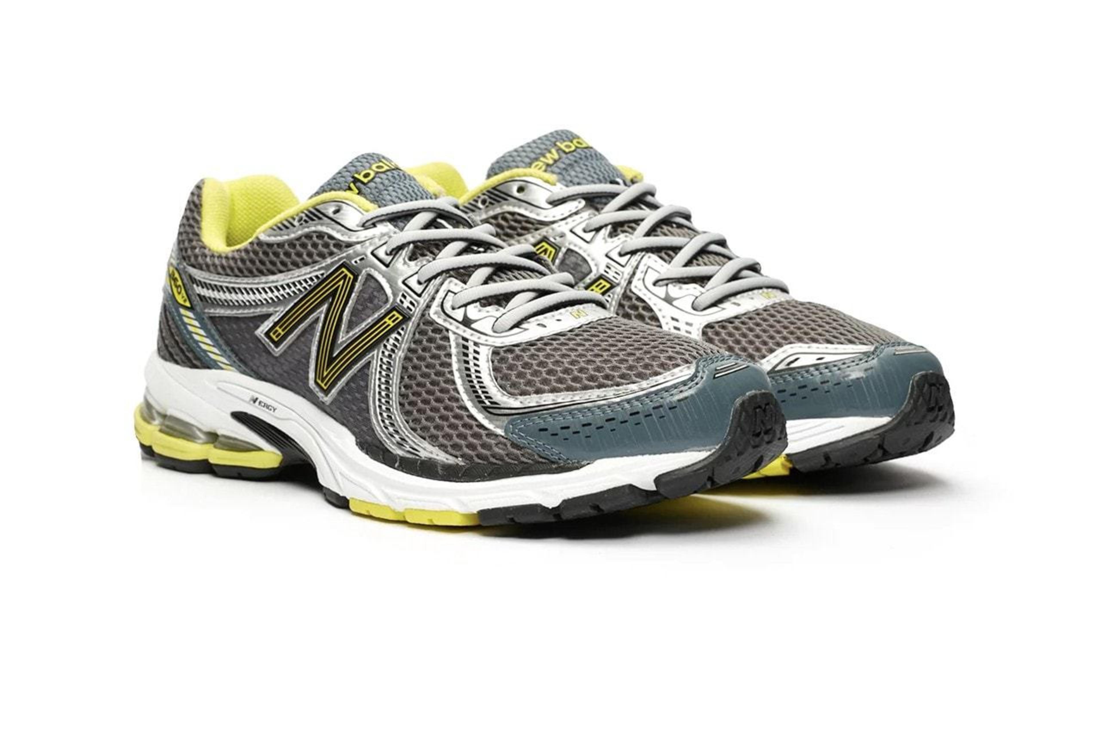 New Balance 860