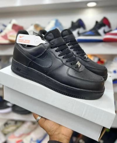 Air force Nike nyeusi