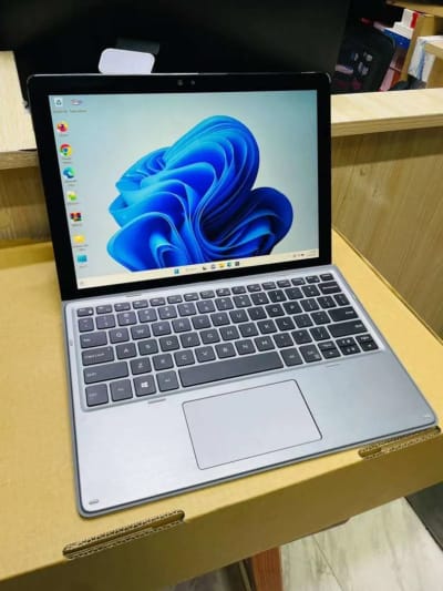 Dell latitude 7210   2 in 1 laptop 