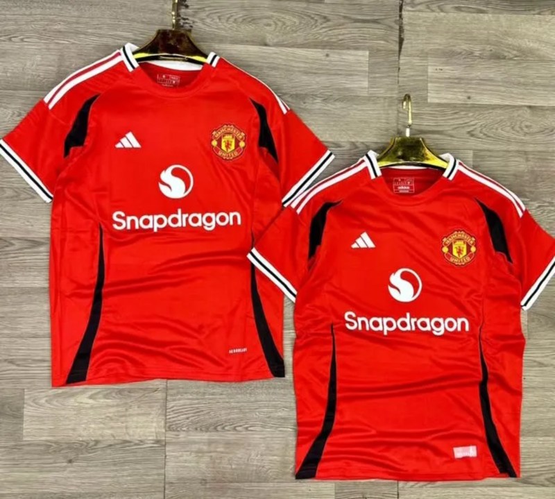 Manchester United home kit