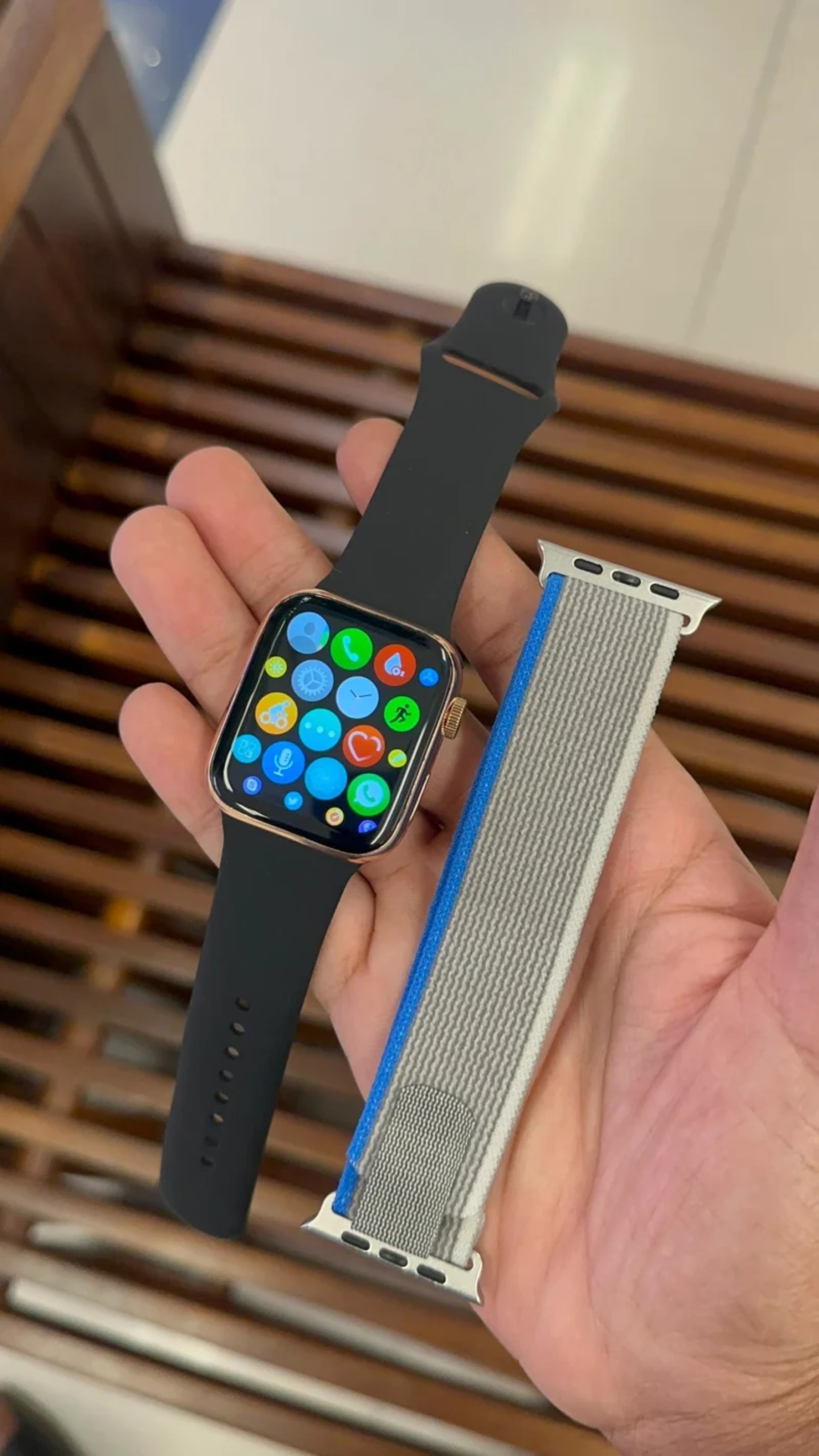 𝐒𝐌𝐀𝐑𝐓 𝐁𝐄𝐑𝐑𝐘 SMARTWATCHES