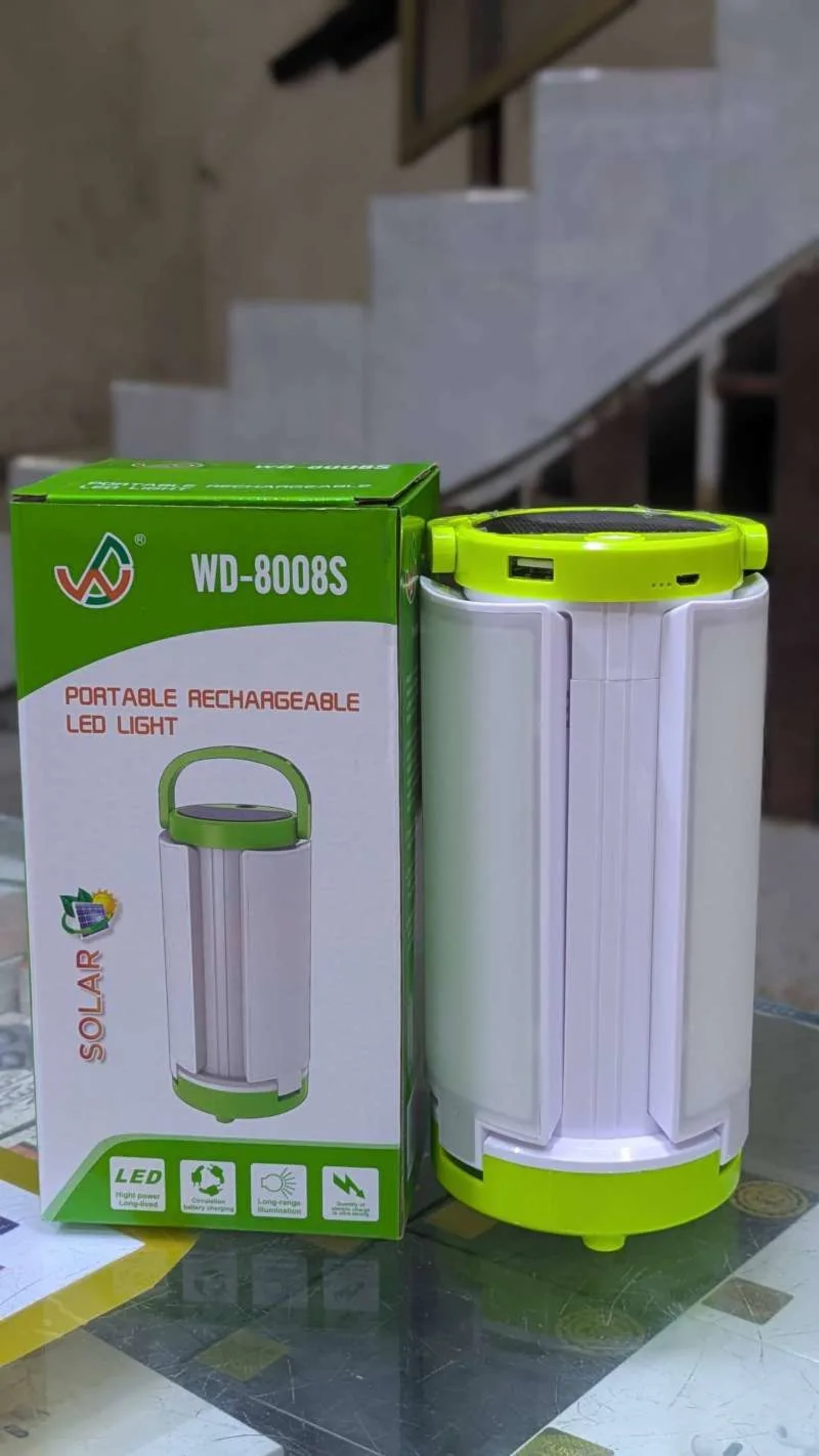 Portable reachable light 